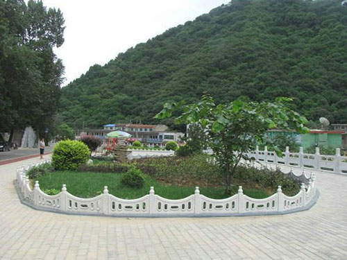 草坪護欄